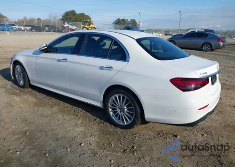 2021 Mercedes-Benz E 350 4Matic z USA, uszkodzony, nr VIN W1KZF8EB7MA967225